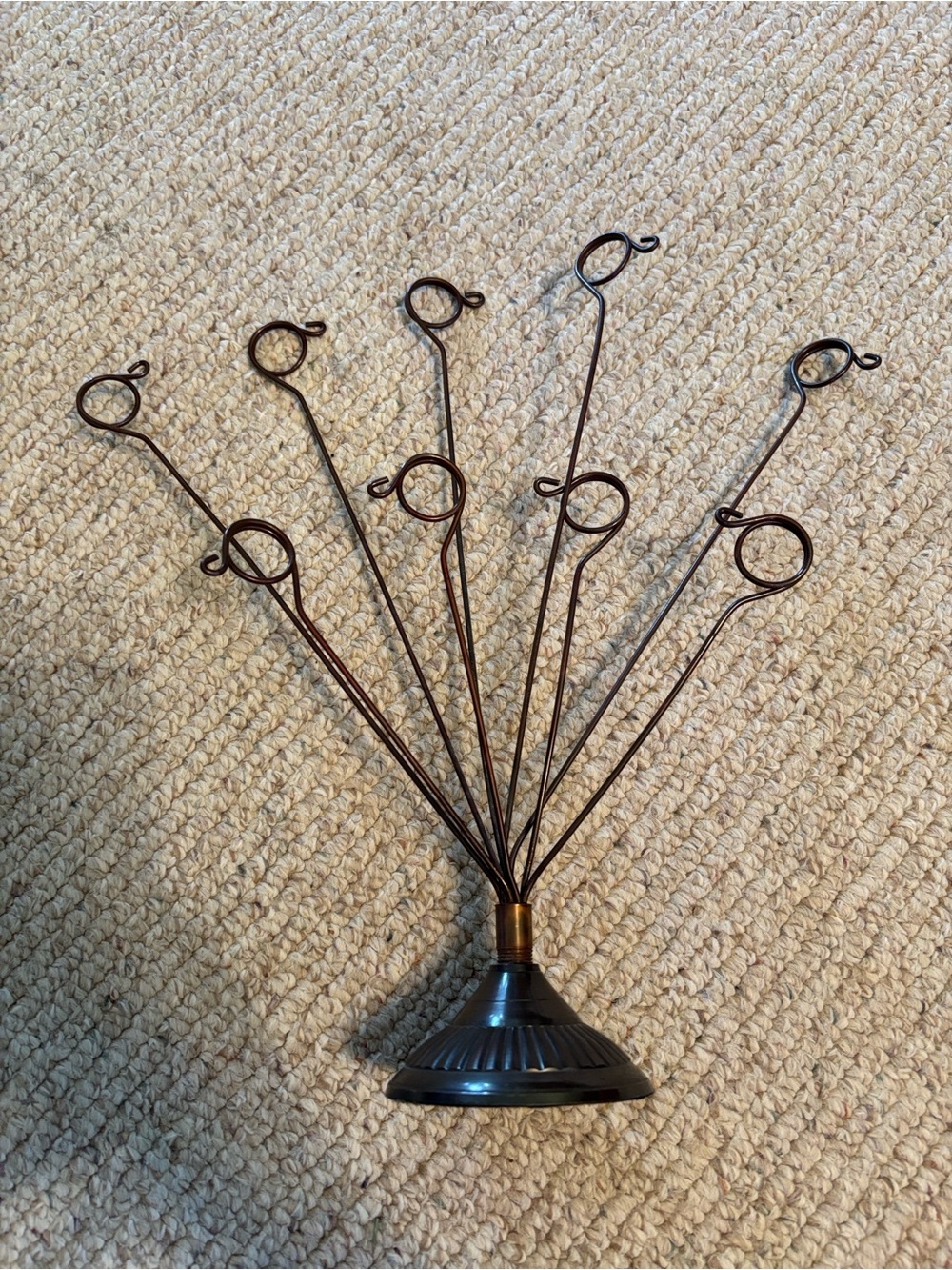 Metal Photo/Note Holder Stand in Brown